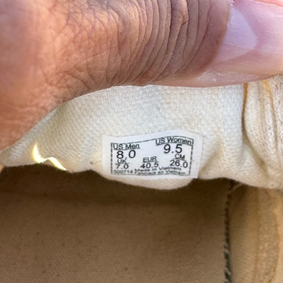 Vans - Picture 3 of 7